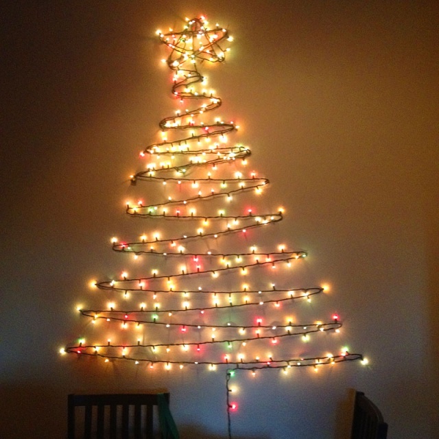 Karácsonyfa fénysorból