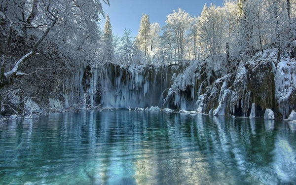Plitvicei-tavak télen
