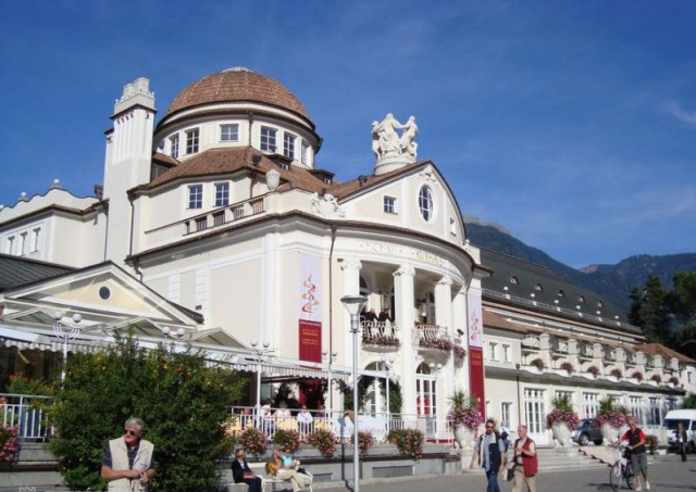 Advent Dél-Tirolban kirándulással a Dolomitok fenséges hegyvilágába