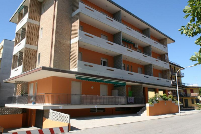 Houston Apartman - Nyaralás Lido di Jesolo-ban