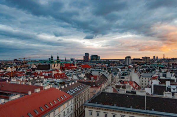 A történelmi Pozsony és hajókirándulás Bécsbe városnézéssel