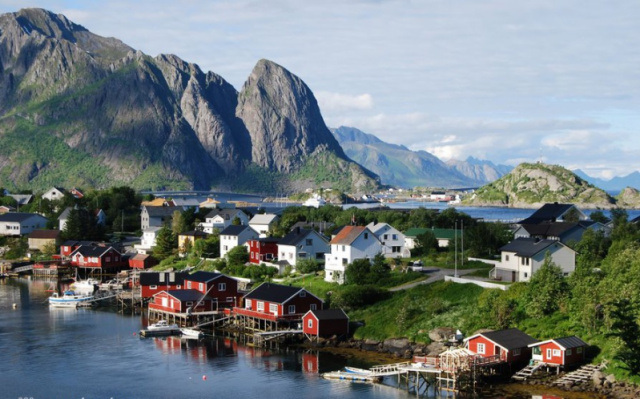 Mesevilág az Északi-sarkkörön túl - Észak-Norvégia felfedezése a Lofoten-szigetektől az Északi-fokig