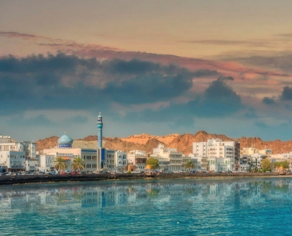 Ománi Szultánság - Arábia tengeri kapuja és természeti kincsestára (Repülő)