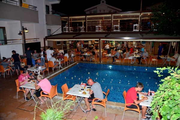 SELENIUM HOTEL ***