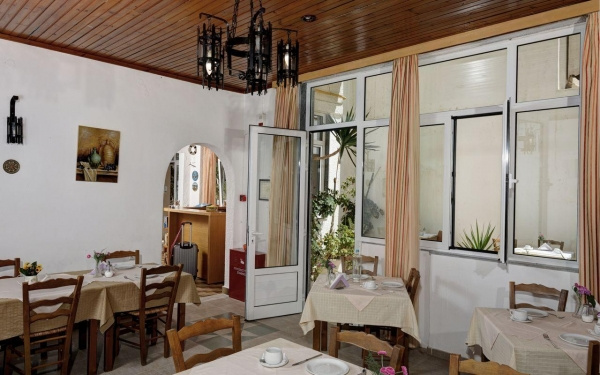 Zorbas Hotel **
