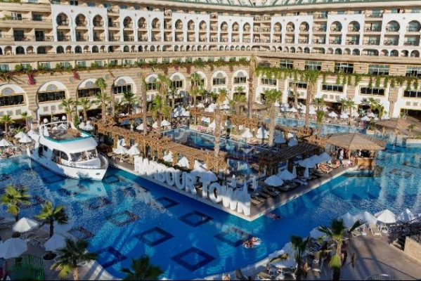 Crystal Sunset Luxury Resort & Spa Hotel***** - UAI, repülővel