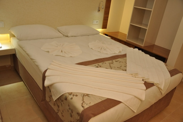 ALMERA PARK APART HOTEL ***