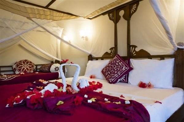 Uroa Bay Beach Resort**** AI, repülővel