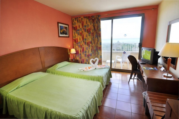 Hotel Plaza****RE/Hotel Tuxpan****AI, repülővel