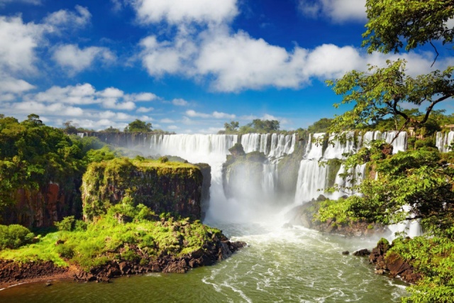 Brazília és Argentína az Iguazú-vízeséssel, uruguayi villámlátogatással és tengerparti pihenővel