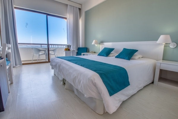 Crystal Springs Beach Hotel - 6 éjszakás