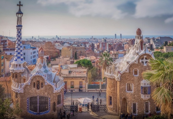 NYÁRBÚCSÚZTATÓ BARCELONÁBAN - Kellemes őszi hétvége a lüktető ezerarcú kozmopolita városban ***