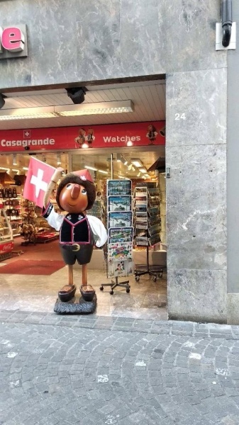A SVÁJCI ALPOK LEGSZEBB CSÚCSAI - A Pilátus és a Jungfrau világa, Ticino mediterrán tóvidéke: Luganoi, Comoi- és a Garda-tó ***