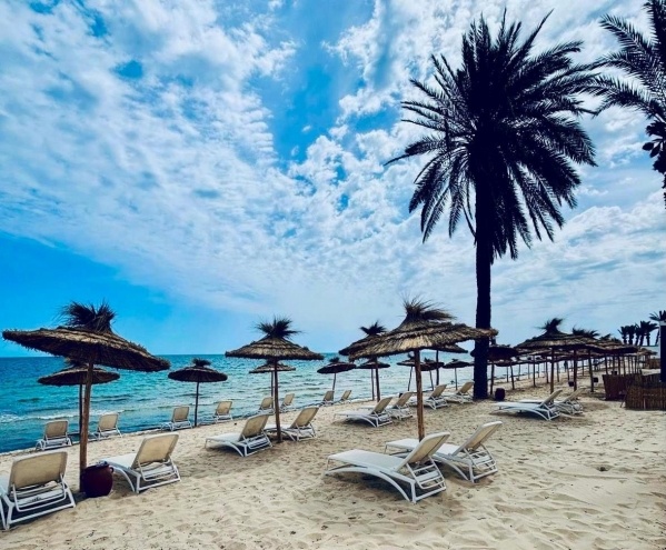 BLUE BEACH ****