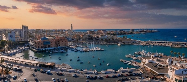 APULIA (REPÜLŐVEL)