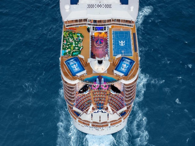 NYUGAT-KARIB KÖRUTAZÁS, Symphony of the Seas
