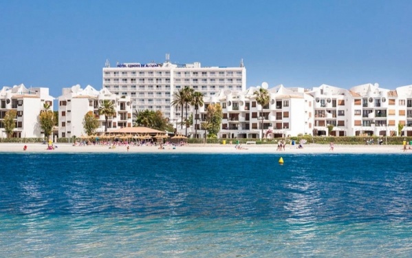 Globales Condes de Alcudia Hotel*** -FP/AI, repülővel