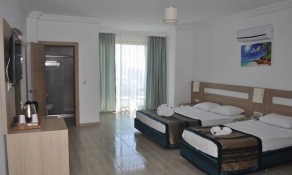 Green Life Hotel**** - AI, repülővel