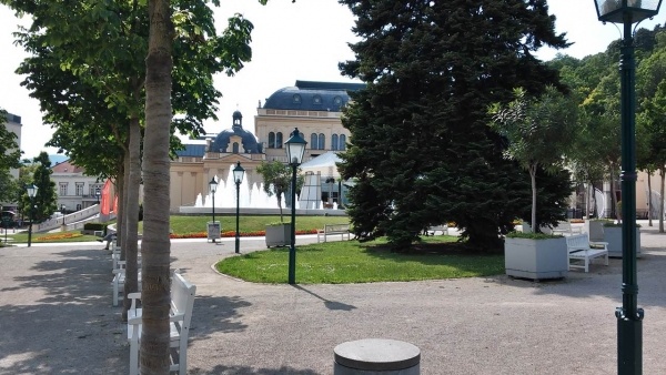Badeni rózsák és a Laxenburg kastély