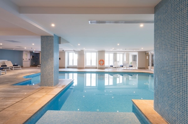 The Waterfront Hotel 2025 tél