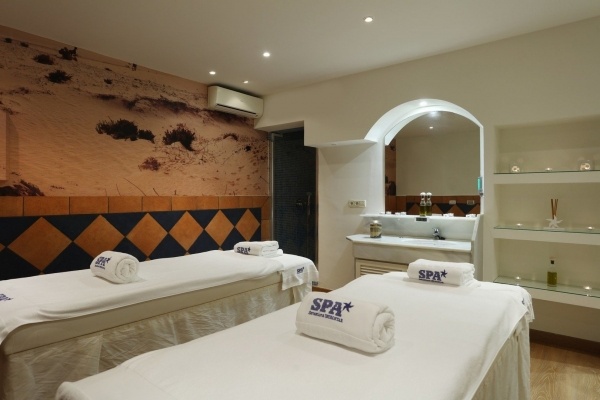 Iberostar Waves Malaga Playa - 14 éjszakás