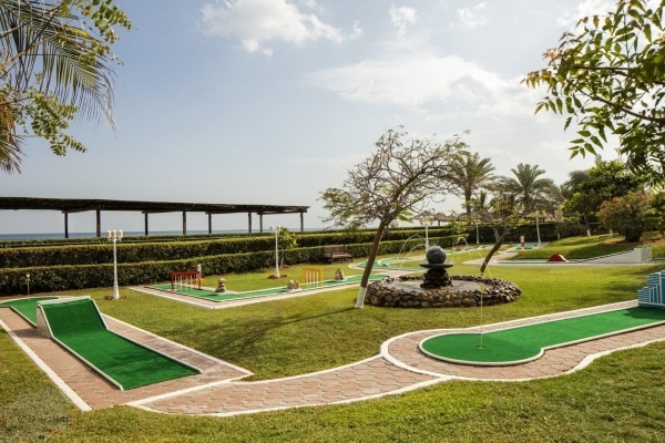 Le Meridien Al Aqah Beach Resort - 14 éjszakás