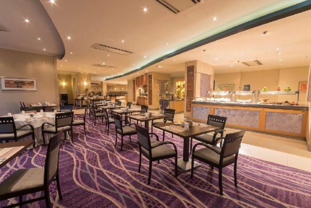 Radisson Blu Golden Sands Resort 2025 tél