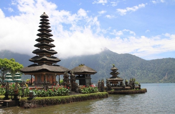 Bali-Szingapúr szilveszterkor