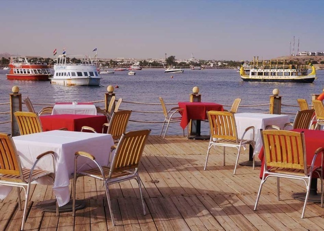 Governor Amwaj Oyoun Hotel *****