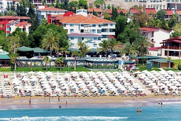 SANDY BEACH ****