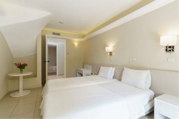 Hotel Pearl Beach Reythmno**** FP, repülővel