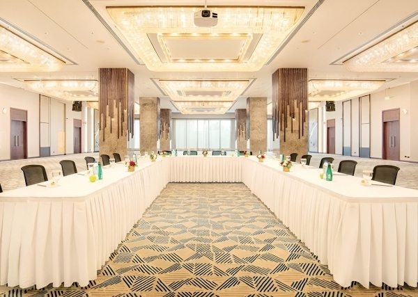 RADISSON BLU HOTEL & RESORT, ABU DHABI CORNICHE *****