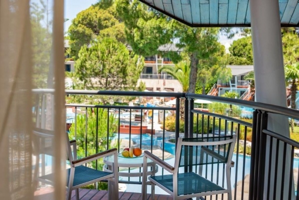 Paloma Sencia*****-UAI (ex.Cornelia Deluxe), repülővel