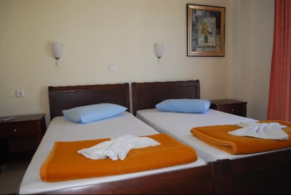 Orfeas Apartmanház, egyénileg