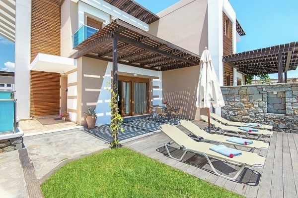 HORIZON LINE VILLAS ****