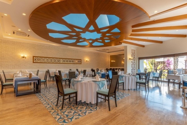 Emelda Sun Club *****