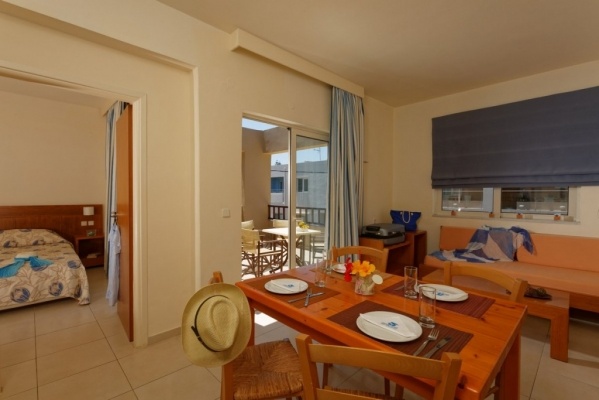 Hotel Indigo Mare*** RE, repülővel