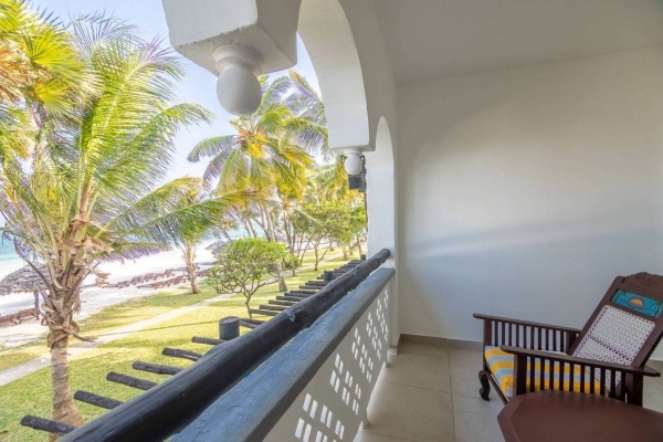 Southern Palms Beach Resort*****, AI, repülővel