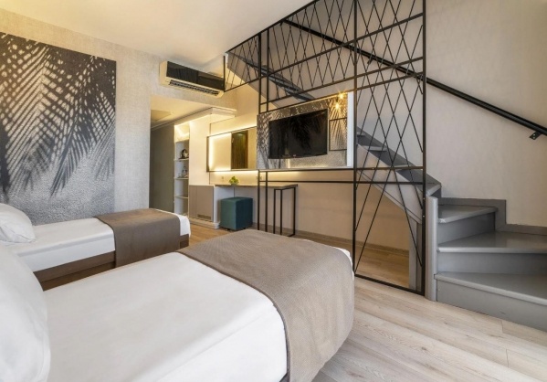 CLUB TURAN PRINCE WORLD *****