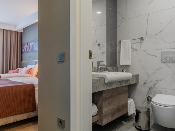 Hane Sun Elite***** - AI (ex. Side Noble Palace*****), repülővel