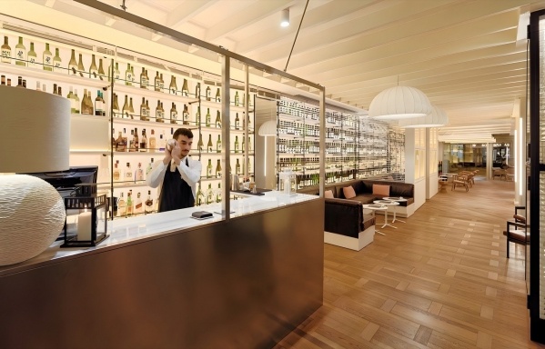 H10 Universitat - 6 éjszakás