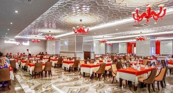 Royal Taj Mahal Hotel *****