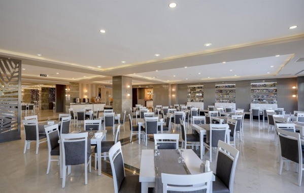 Loceanica Beach Resort Hotel *****