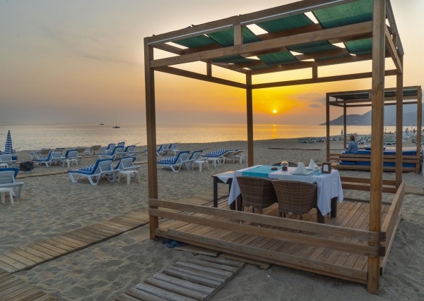 Azak Beach Hotel ***