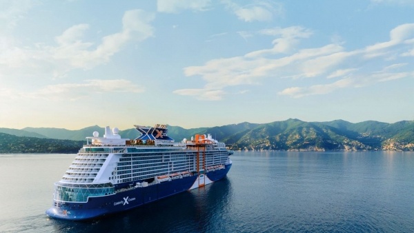 AZÚR-PART CSODÁI, Celebrity Xcel