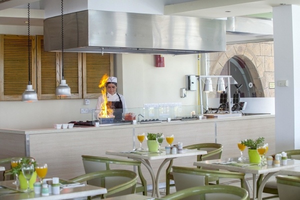 Lordos Beach Hotel & Spa - 10 éjszakás