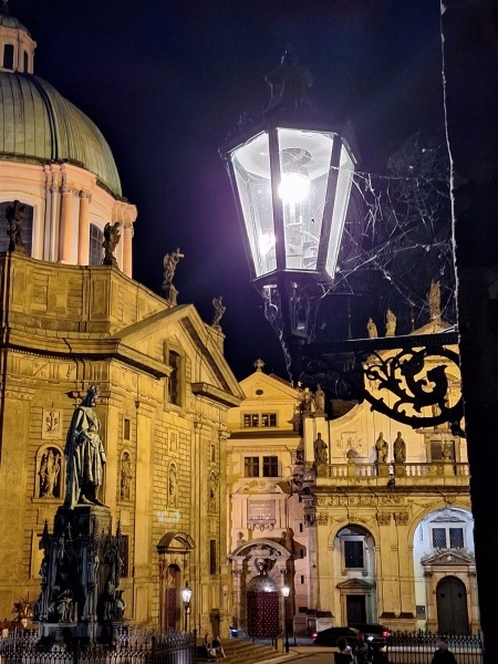 Prága és a bohém meseváros, busszal