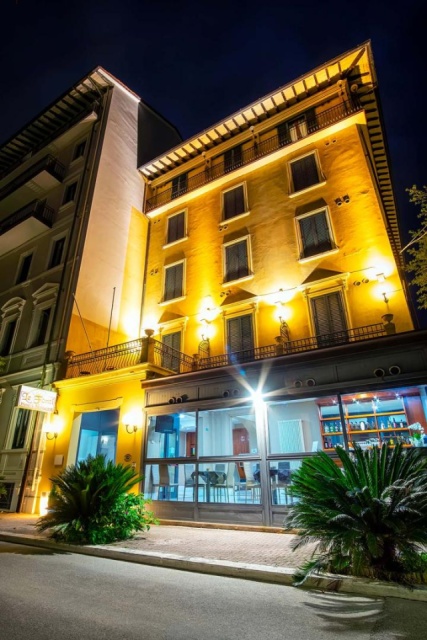 Cinque Terre és a csodás Elba szigete - fürdőzéssel 4 nap 3 éj