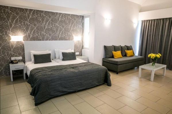 Theo Sunset Bay Holiday Village ****