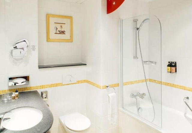 Disneyland csoportosan, párizsi városnézéssel 2026 május 20 - 23. - Grand Magic Hotel ****